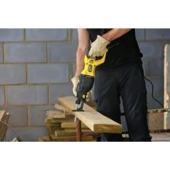Scie Sabre Filaire 1050W 3500Cps/min, Coupe Rapide Dans Le Bois - STANLEY Fatmax FME365K-QS -STANLEY Soldes 46233469 3